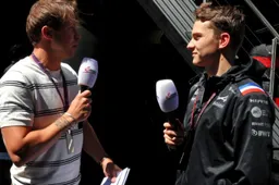 Piastri faz a troca antecipada de Alpine para McLaren.