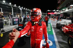 Sainz e Ferrari ainda não acordaram período de novo contrato