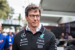 La Mercedes aspetta Verstappen? La decisione non arriverà in poche settimane