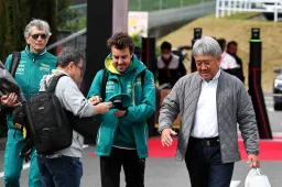 Alonso prolunga il suo contratto con la Aston Martin