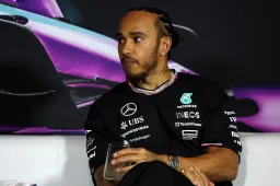 Wat zijn Ferrari's verwachtingen van Hamilton? Vasseur reageert!