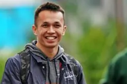 Albon: "Podium zou geweldig zijn voor mij, maar staar mij er niet blind op"