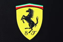 ¿Se refiere ya un patrocinador de Ferrari a la llegada de Hamilton aquí?