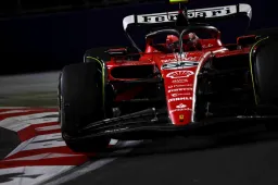 Sainz en Verstappen kritisch over olie op circuit: 'Dit is onacceptabel'