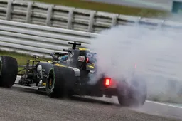Oorzaak rookwolk uit Ricciardo's Renault: De uitlaat!