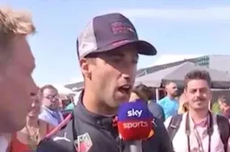 LOL! Ricciardo hoort live op TV dat Verstappen de snelste rondetijd heeft gereden