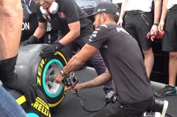 Video: Hoe snel kunnen Nico en Lewis een pitstop uitvoeren?