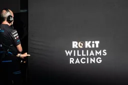 Jamie Chadwick signs with Williams