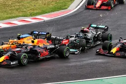 Verstappen makes fun of Bottas: 'Takes out half the field'