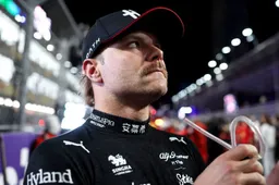 Bottas already puts on a show in Australia with V8 engine