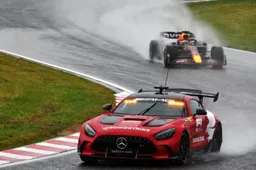 Verstappen dominates wet Japanese Grand Prix and wins 2022 F1 title