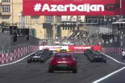 Leclerc behoudt leiding bij start in Baku, Verstappen zet achtervolging in