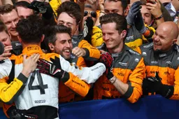 McLaren-baas Brown: ‘Verstappen loopt steeds minder ver uit’