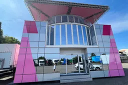 Camping-car Force India à vendre : Ce camping-car a tout ce dont vous avez besoin