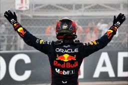 Verstappen heeft soms behoefte aan rust: 'Fijn om stap terug te nemen'