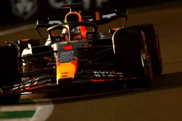 Verstappen opnieuw heer en meester in VT2 Saoedi-Arabië, Alonso volgt