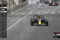 Bekijk hier het moment waarop Verstappen net niet de lijn passeert