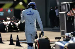 Williams se voit infliger cette pénalité après avoir omis de présenter les images de l'aileron arrière