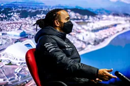 Hamilton over gridstraf Verstappen: "Het is zeker jammer voor hem"
