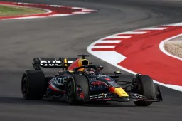 Victoria de Verstappen, Sainz 3º, tras el DQ de Leclerc y Hamilton