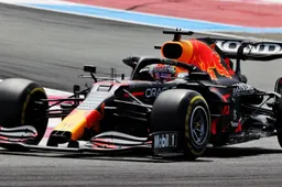 Volledige uitslag VT2: Verstappen nipt sneller dan Mercedes