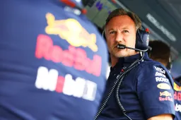 Horner begrijpt prestatieverschil in Baku niet: 'Balans was ineens weg'