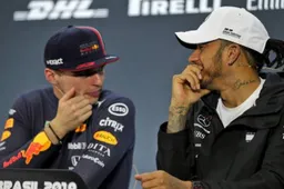 ''Verstappen heeft stappen gemaakt, maar moet een voorbeeld nemen aan Hamilton''