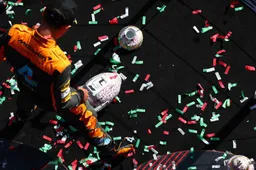 La chance du tirage au sort : Verstappen reçoit un nouveau trophée après l'incident