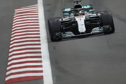 Lewis Hamilton blijft vertrouwen houden in Mercedes