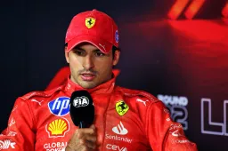 Sainz keeps an eye on those around him: 'We're fighting many cars'
