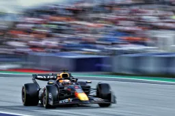 Verstappen lo vuelve a hacer: P1 por delante de McLaren y Mercedes