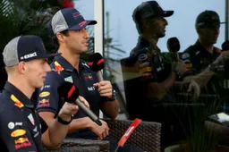 Verstappen en Ricciardo verwisselen versnellingsbak: 'Extra gridstraf'