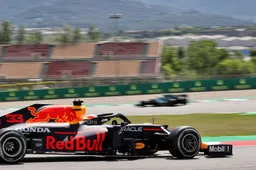 'Toen Max over start-finish reed, zag hij een melding op het stuur'