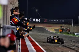 Eerste van vele? Zie hier hoe Verstappen de GP van Bahrein won