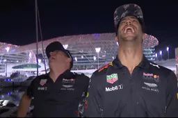 Video: Kerstgroet van Ricciardo en Verstappen ging niet helemaal soepel...