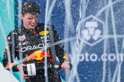 Verstappen door Fangio Foundation verrast met eerbetoon