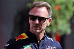 Horner teleurgesteld na crash Perez: 'Verstappen ging beduidend sneller'