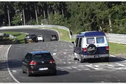Je komt van alles tegen op de Nürburgring Nordschleife...