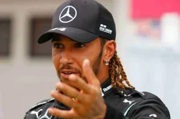 Hamilton over keuze tussen Russell en Bottas: "Willen het beste voor het team"