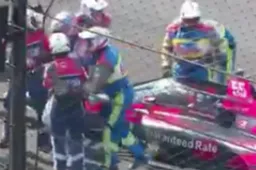 Palou crashes hard in turn 1 and falls out!