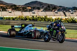 Rossi zou graag met Bottas willen ruilen: "Formule 1 is onwerkelijk"