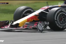 Het moment dat Max Verstappen zijn vleugel kapot reed tijdens de Spaanse GP