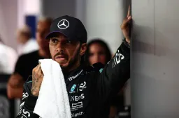 Rijdt Hamilton in een Ferrari in Abu Dhabi? Mercedes onthult!
