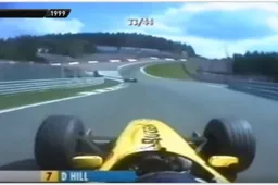 Billen knijpen in de befaamde Eau Rouge-bocht door de jaren heen