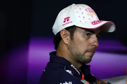 Perez neemt het op voor Horner: 'Waren voorbereid op vertrek Newey'