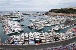 Drama tijdens historische GP Monaco: Coureur loopt weg zonder trofee
