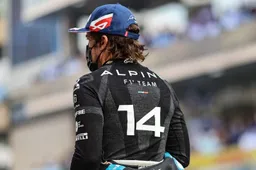 Volgens Alonso isoleert Hamilton zichzelf: 'Hij heeft met niemand een band'