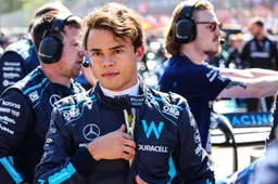 In beeld: eerste meters Nyck de Vries bij testdag in Bahrein