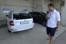 Video: De (huur)auto's van de coureurs in Hongarije
