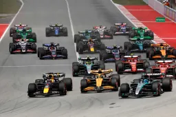 Volledige uitslag GP Spanje | Verstappen weert jagende Norris af